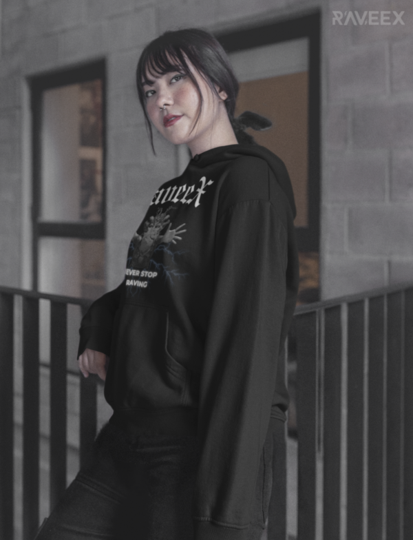 Hoodie à design frontal - Never stop raving - Image 7